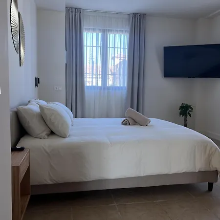 Elysium Luxury Hotel 2*