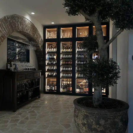 Elysium Luxury Hotel 2*